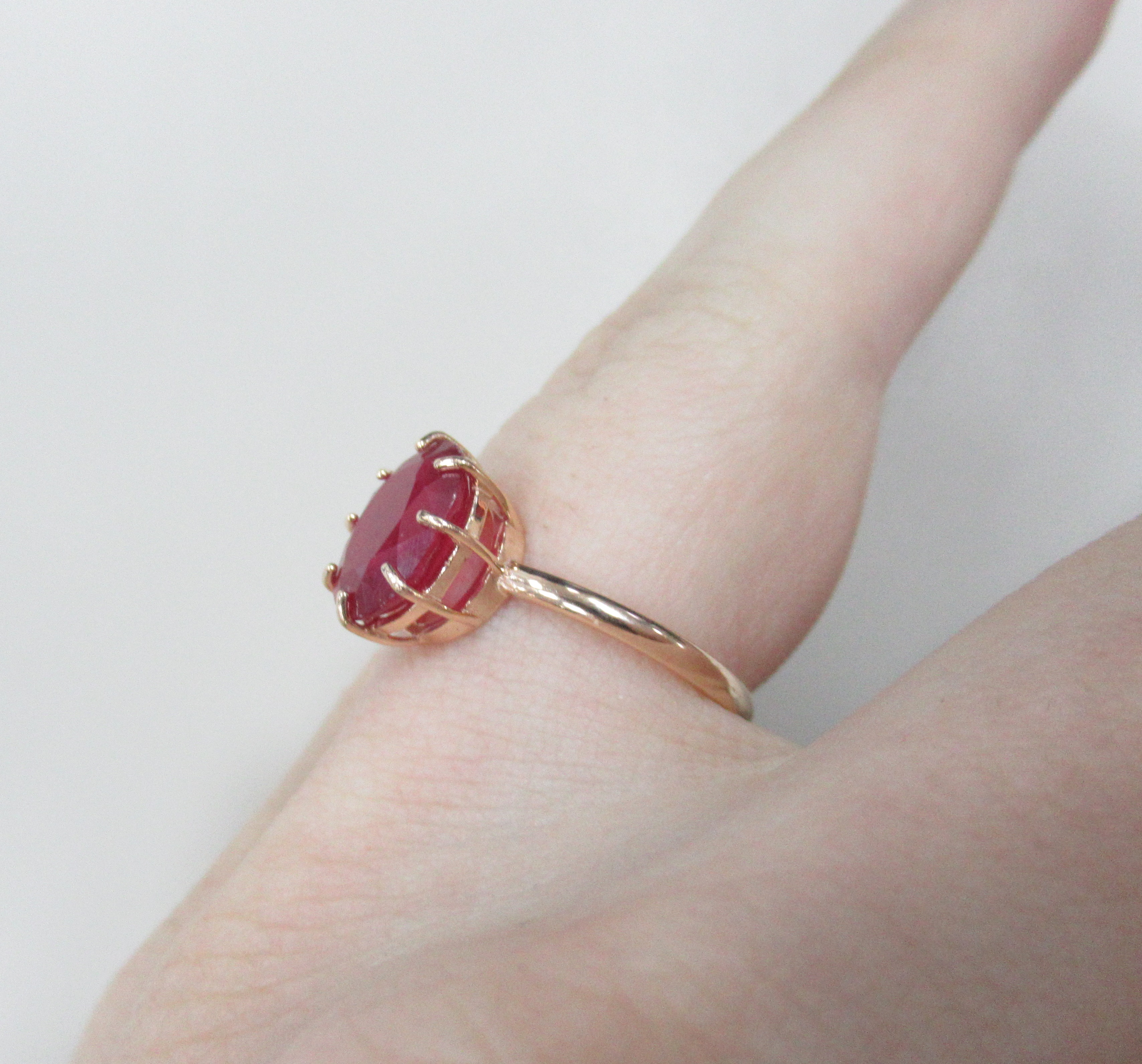 Серебряное кольцо с рубином